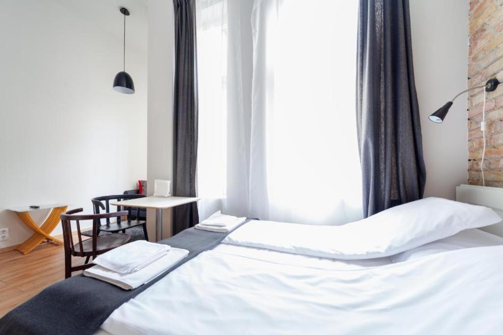 ตาตรา 4 สตูดิโอ อพาร์ตเมนท์ Apartment บูดาเปสต์ ภายนอก รูปภาพ
